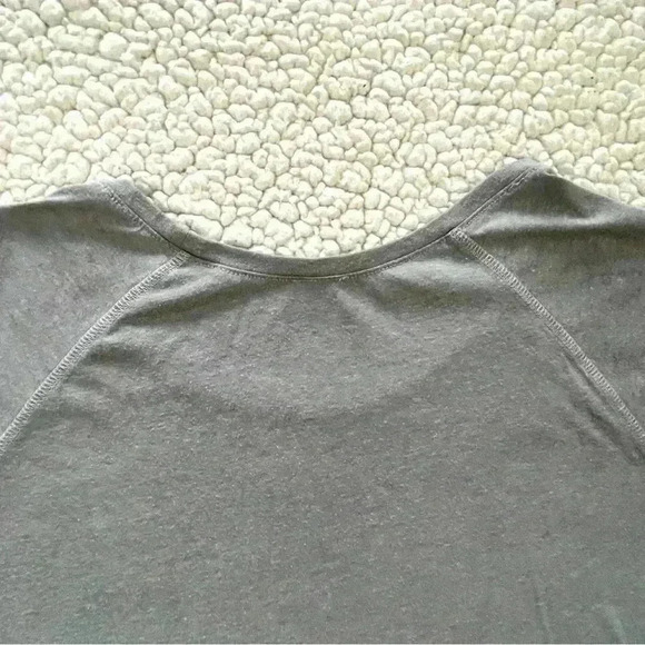 The North Face Gray Cotton Blend Scoop Neck Cap Sleeve High-Low Tee Size M - Picture 10 of 15